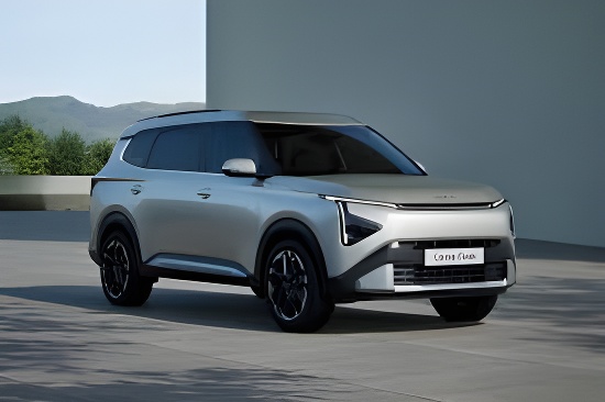 Kia Carens Clavis 2025