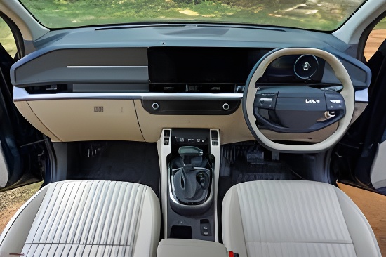 Kia Carens Clavis 2025